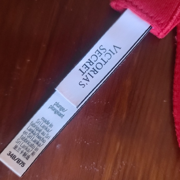 Victoria Secret - Picture 4 of 4